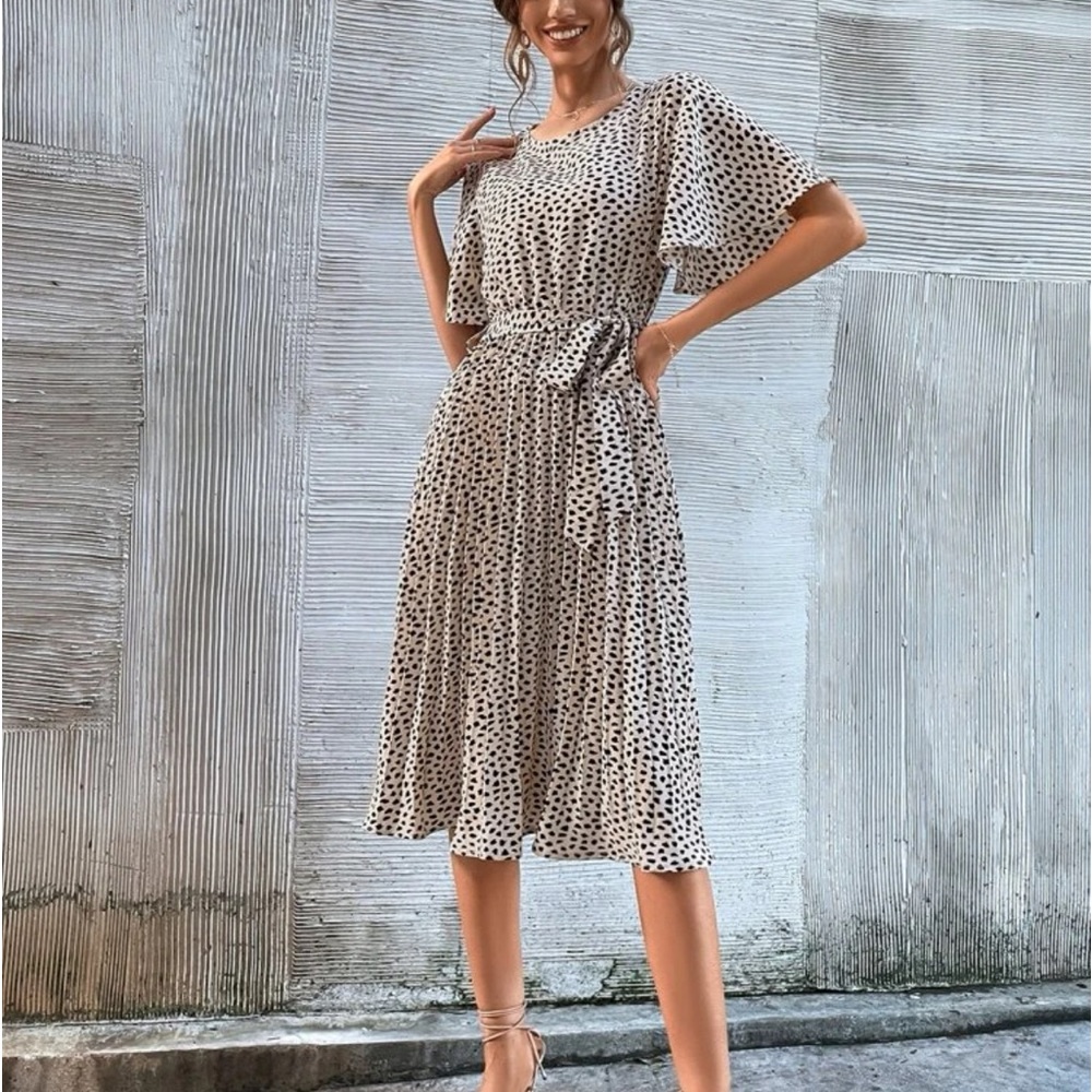 Boho dots butterfly sleeve belted dress - Picture 6 of 9